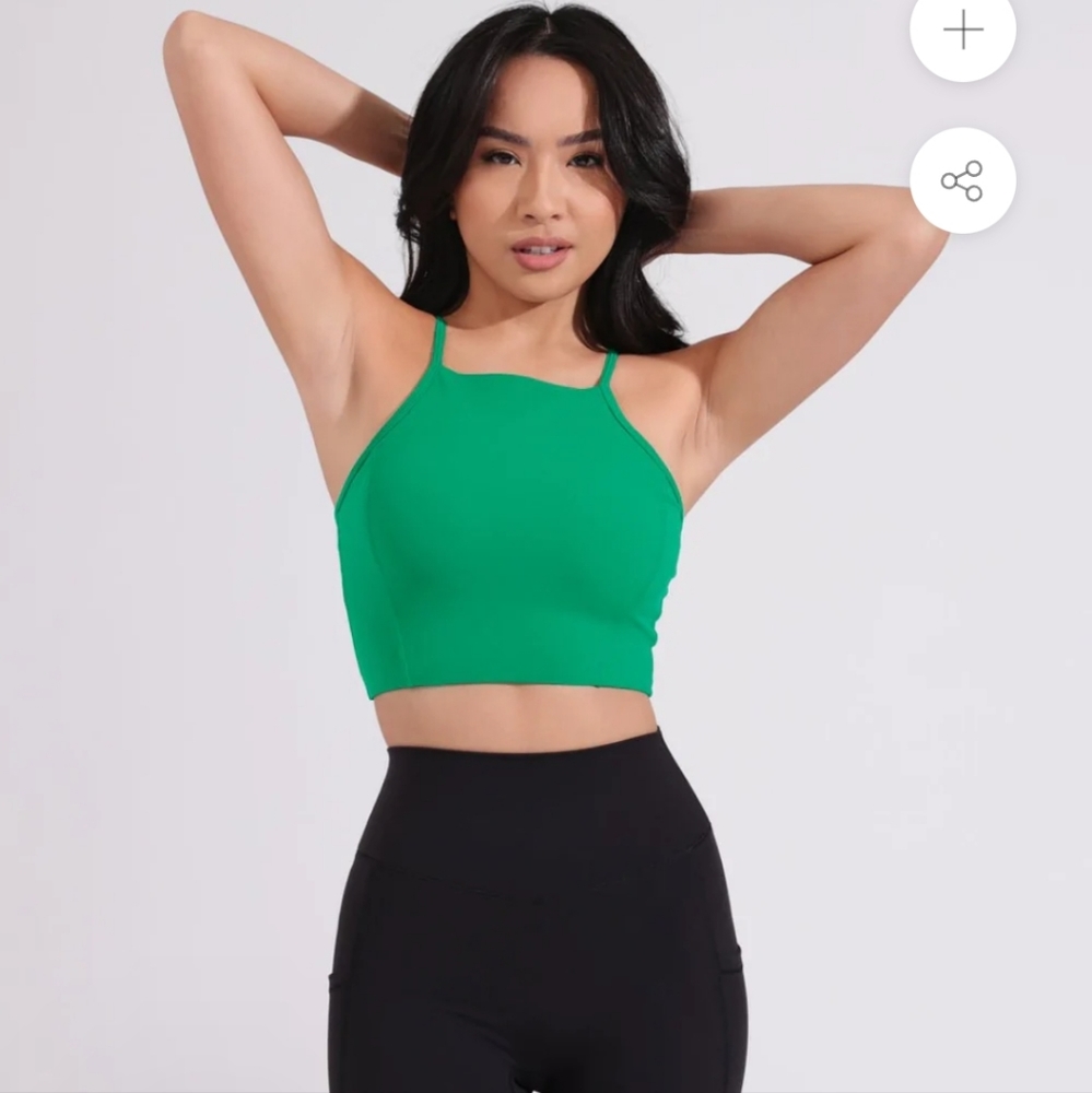 Lucky Charm Ivy Crop